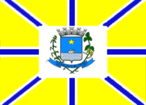 A Bandeira Municipal de Francisco Beltro foi criada pela Lei 226/66 e  formada pelo Braso de Armas ao centro. A bandeira  oitava de amarelo, formando figuras geomtricas trapezoidiais e constituda por oito faixas brancas carregadas de sobre-faixas azuis. O Braso simboliza o Governo Municipal. As faixas simbolizam o Poder Municipal que expande a todos os quadrantes do territrio municipal e as figuras trapezoidiais representam propriedades rurais existentes no municpio.